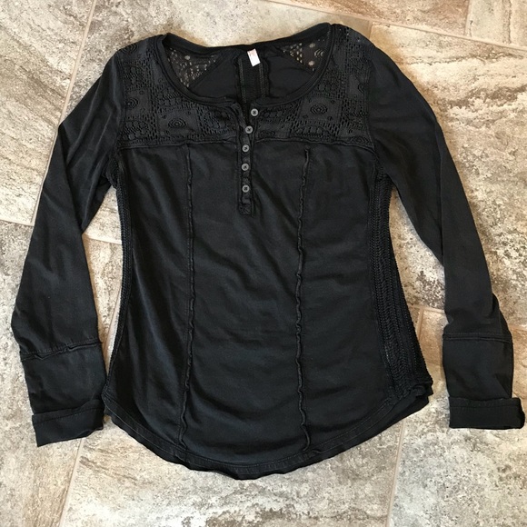 *Sold* Free People Gold Coast Crochet Henley Top - Picture 3 of 8